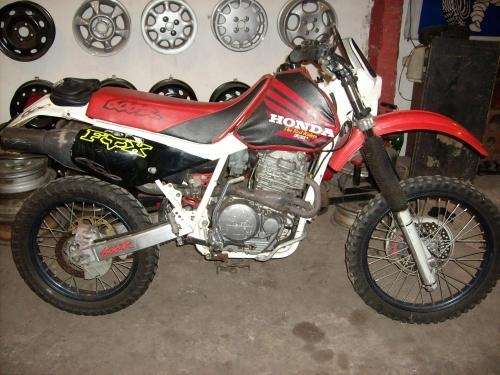 Vendo moto honda xr 600 modelo 94