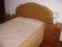Sommier c/colchón 2 plazas + 2mesas de luz + cabecera + cómoda + juego de dormitorio completo