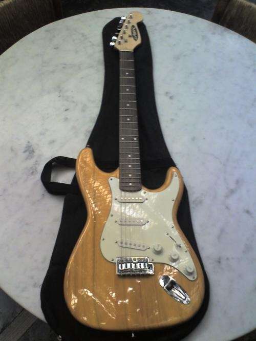 Guitarra electrica lazer tipo fender stratocaster en Capital Federal -  Instrumentos Musicales | 121405