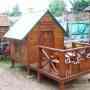 Cabaña para niños y juegos infantiles de madera