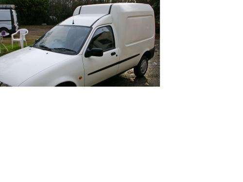 Ford courier 98 d. motor ok !