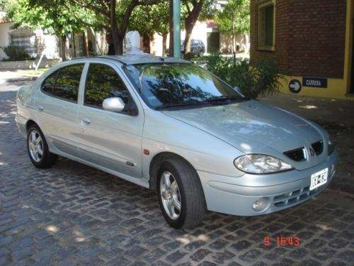 Fotos de Vendo megane rn dti tricuerpo mod 2000 2