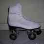 Dos pares de patines artisticos en buen estado!