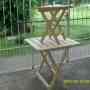 Mesas y sillas plegables de pino
