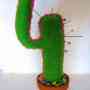 cactus de tela alfileteros en macetas de barro muy coloridos