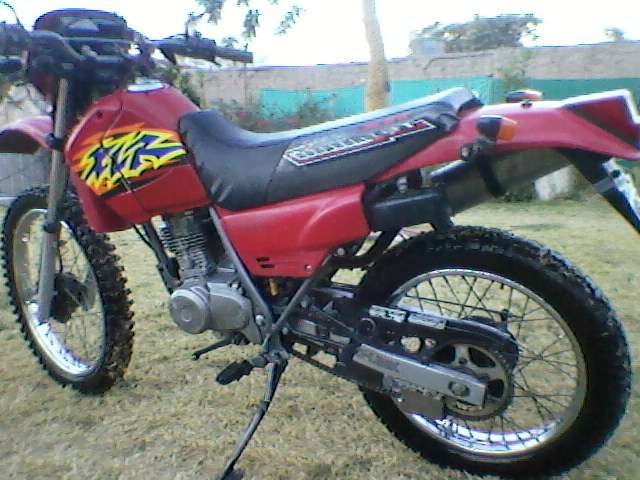 Fotos de Moto honda   125 cc  xlr  modelo 2000 3