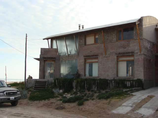 Vendo casa en claromeco frente al mar!!!!!! en Buenos Aires - Casas en venta  | 713594