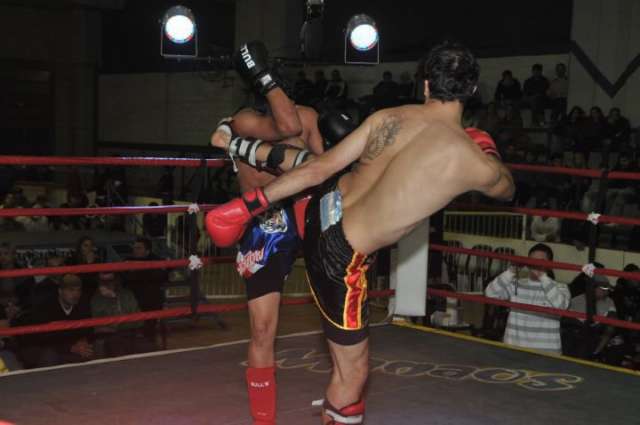 Clases de kick boxing , muay thai y boxeo