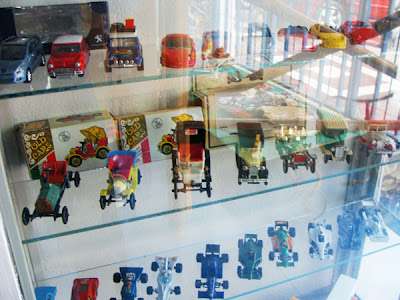 Fotos de Compra venta juguetes antiguos (autos, trenes, aviones, muñecos) 2