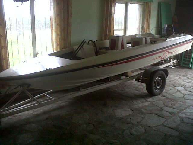 Vendo lancha pagliettini con motor evinrude de 35 hp.