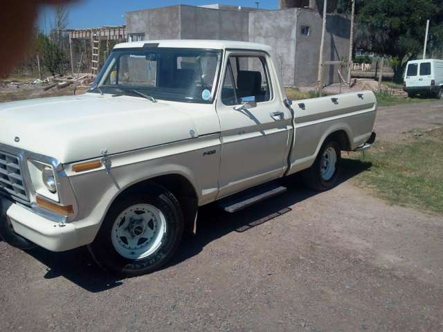 Vendo ford f100, modelo 81 impecable en Santa Rosa - Camionetas | 907383