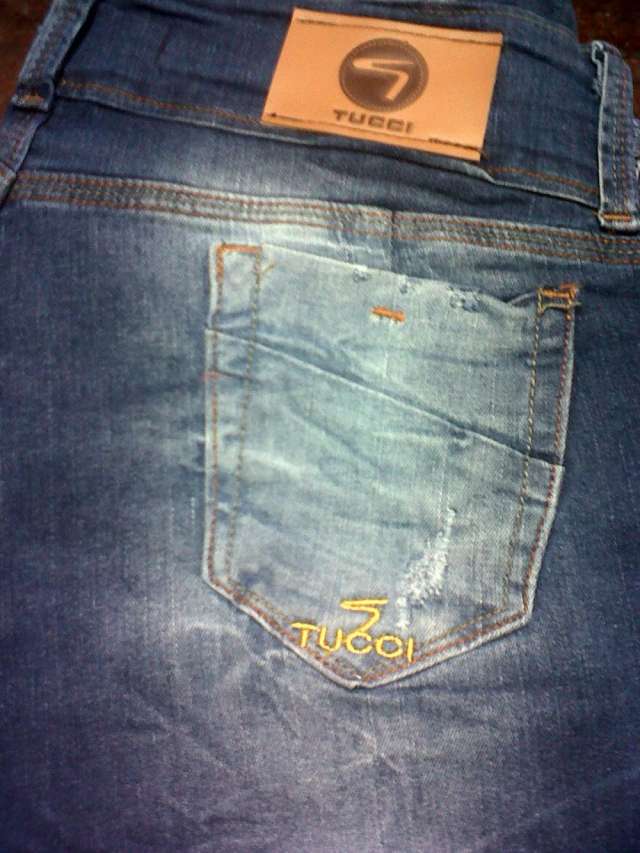 Venta por mayor de jeans adidas tucci dama en Hurlingham - Ropa y calzado |  925719