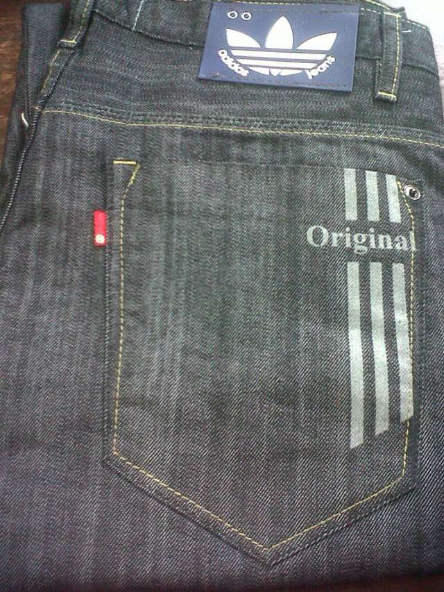 Venta por mayor de jeans taverniti levis adidas hombre en Hurlingham - Ropa  y calzado | 930125