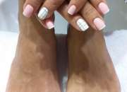 Belleza de pies y manos con esmaltado semi ( Salón Carolina`s)